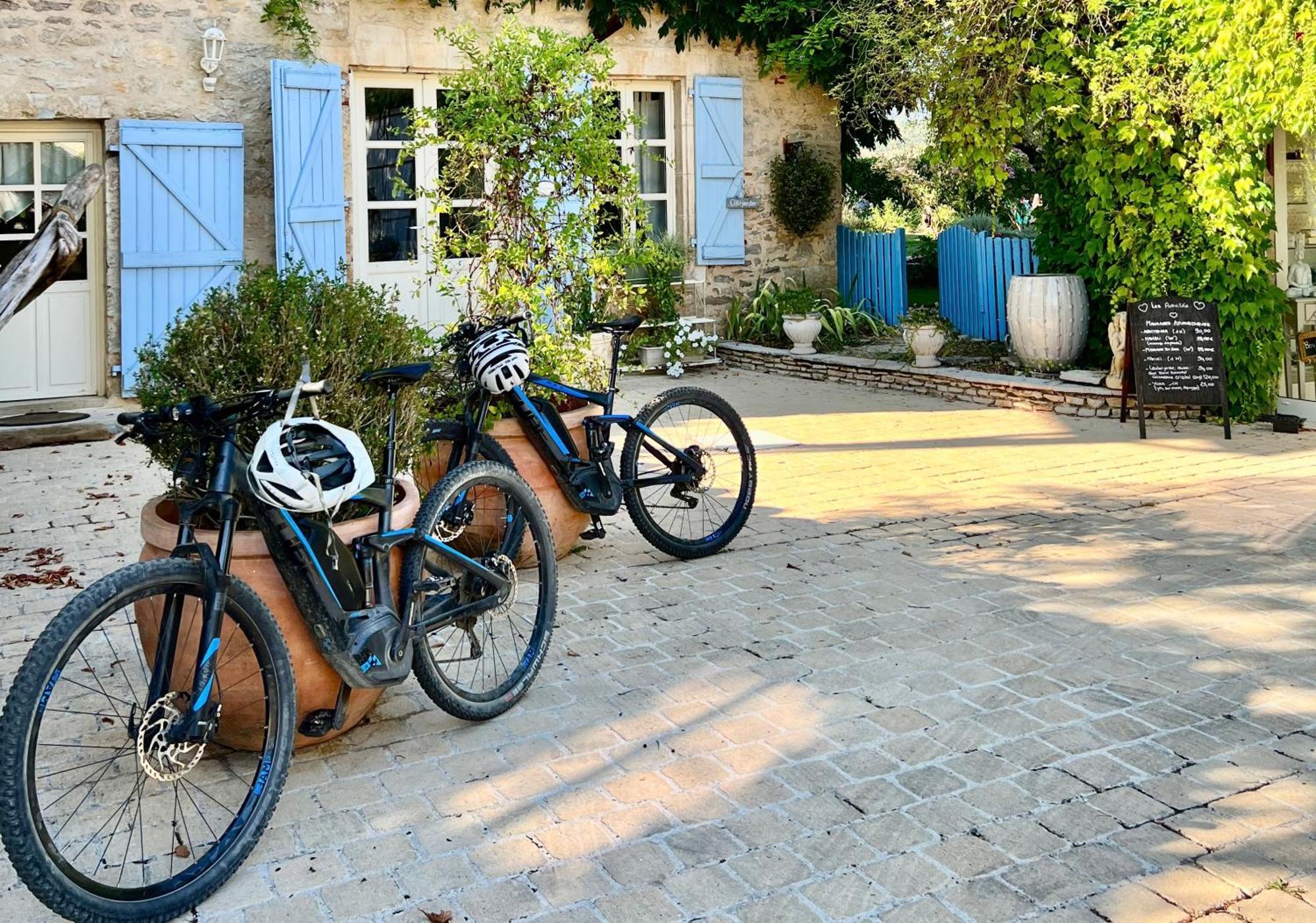Le Relais Des Anges Bed & Breakfast Mercuès Екстериор снимка