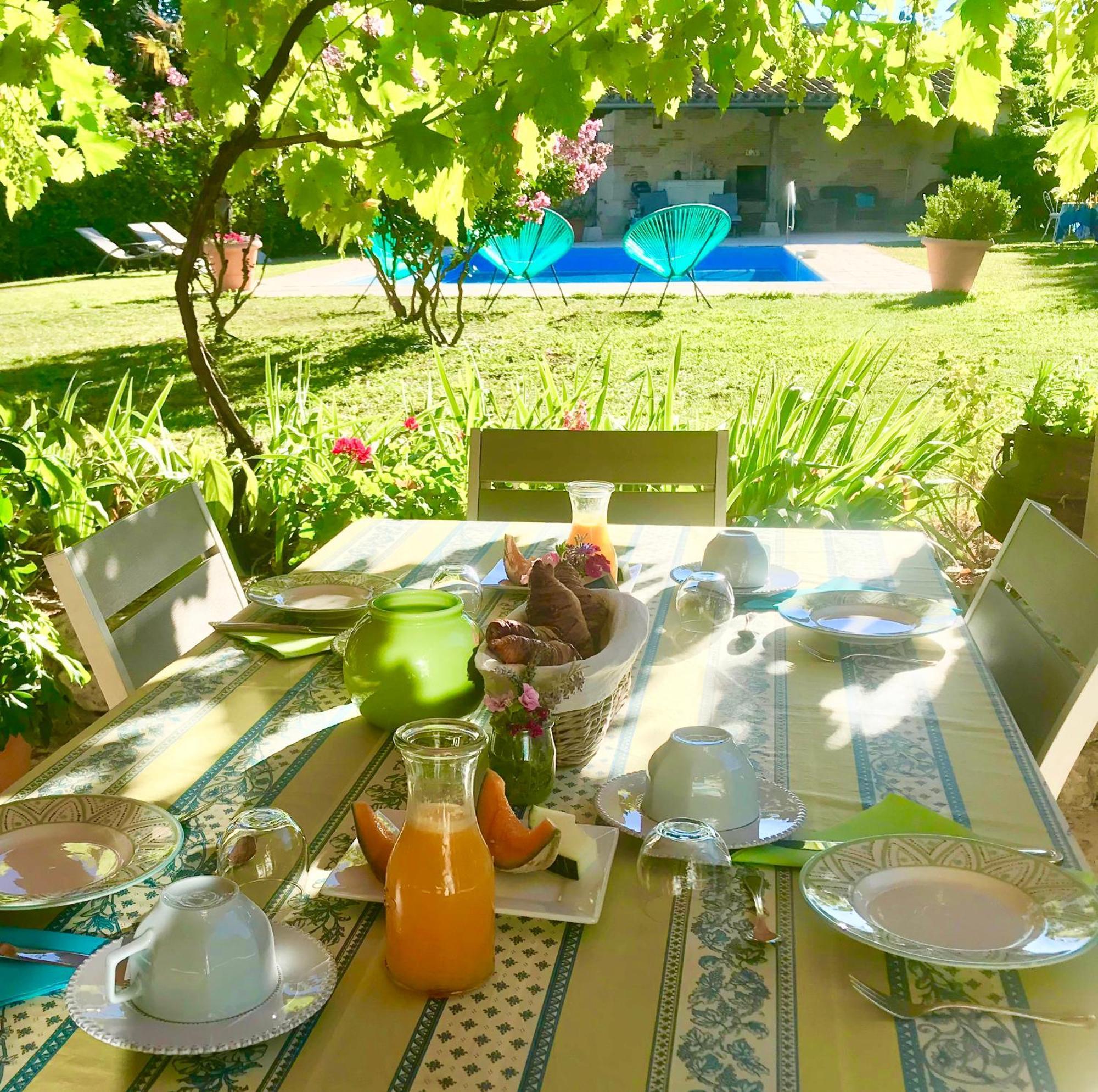 Le Relais Des Anges Bed & Breakfast Mercuès Екстериор снимка